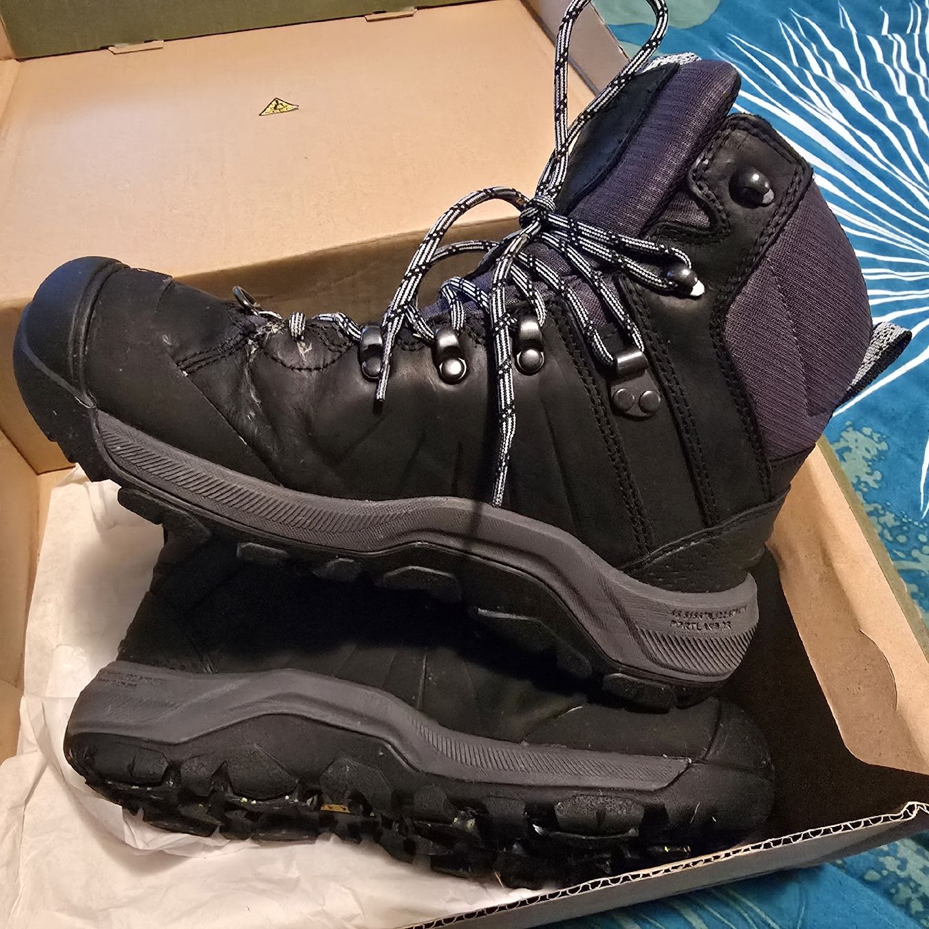 Scarpe da donna: Wanderstiefel Gr 38,5 – Usato da Basel venduto da Nerea07 1