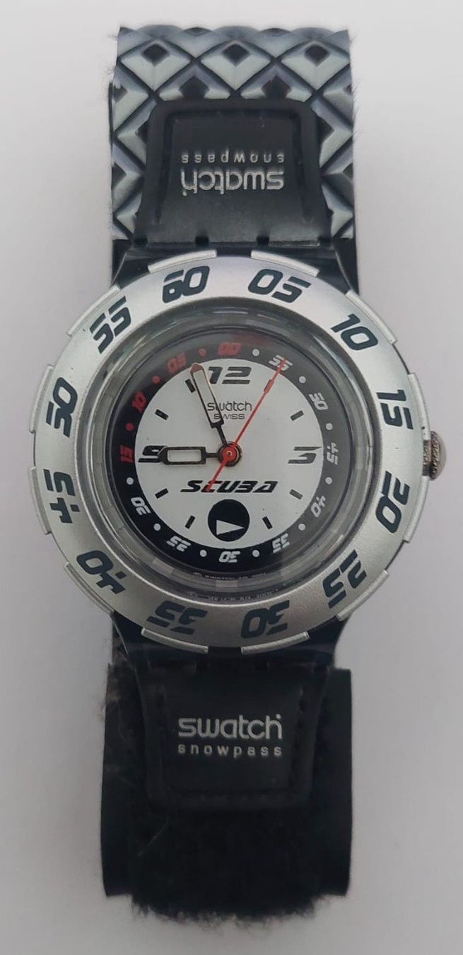Swatch Orologi: SWATCH ACCESS SCUBA-FLEX THERMAL ZONE  Mit Skipassfunktionen – Nuovo e nell'imballaggio originale da Schwändi GL venduto da Ole30 1