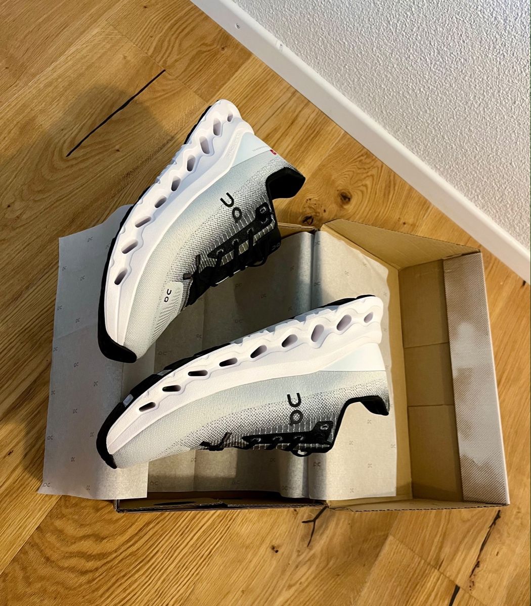 On Scarpe da uomo: On Cloudtilt schwarz/weiss Grösse 43 – Nuovo e nell'imballaggio originale da Wangen ZH venduto da tel_gxb5