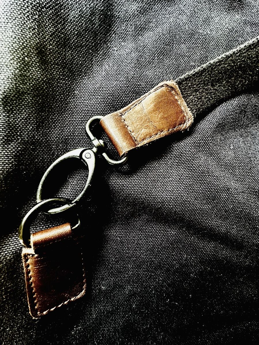 Cos Borse: COS Canvas Tasche mit Lederdetails, Modernes Design – Usato da Zürich venduto da BLAU.blue 6
