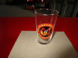 APERO-HOT-SHOTS GLÄSER FEUERWEHR VOLKETSWIL