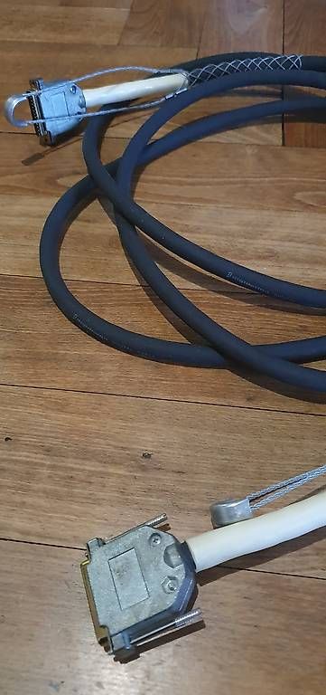 Kabel: DB-25 kabel – Gebraucht aus St. Imier von Lautar_Vega 2