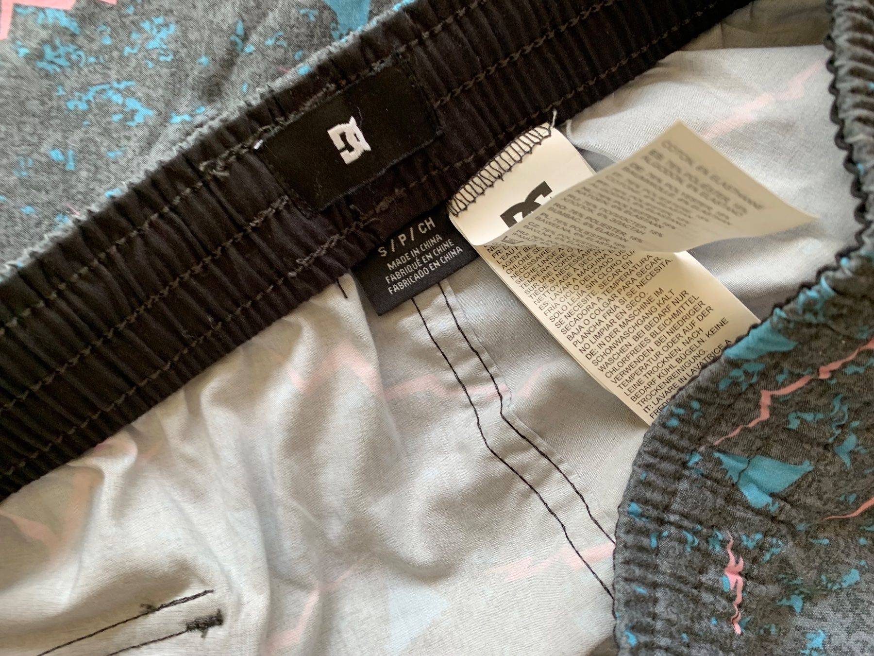 Pantaloni: DC Badehose / Shorts  Grösse S – Usato da Meiringen venduto da Jackwashere 2