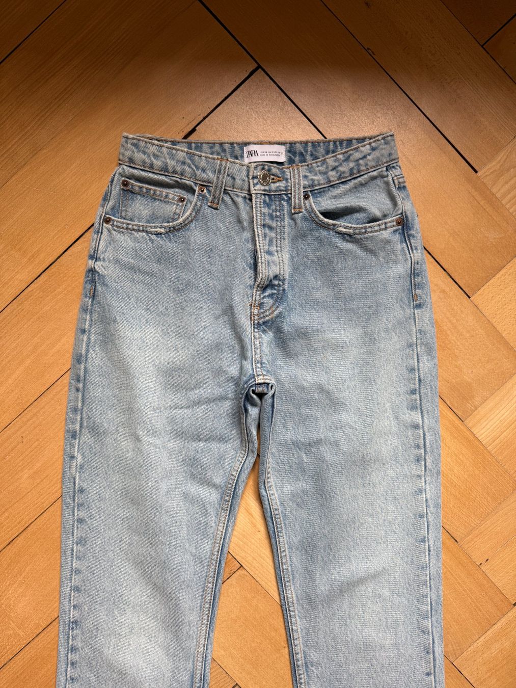 Zara Jeans: ZARA - Jeans hellblau 34 – Gebraucht aus Zürich von Diazaio 1