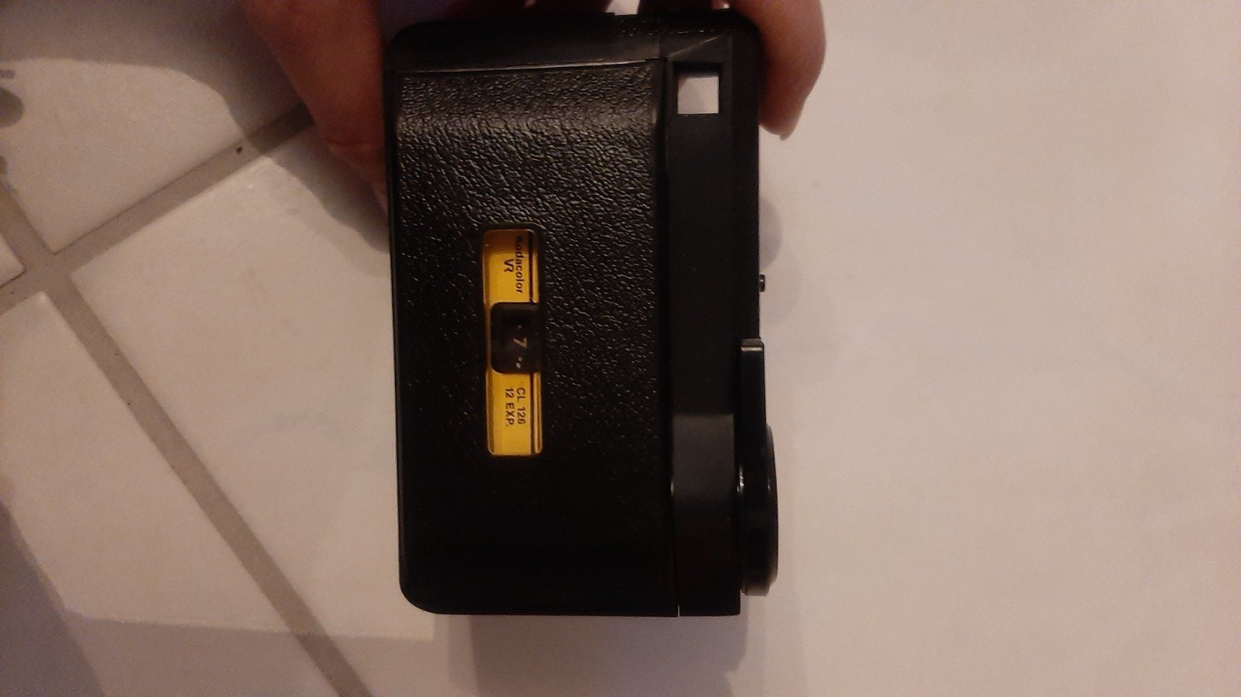 Kodak Fotocamera: K..152 R) Kodak Kamera mit Hülle – Usato da Rickenbach b. Wil venduto da Sunshine224 5