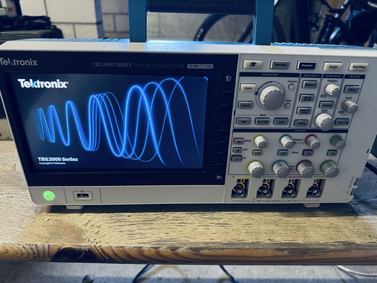 Misurare: Tektronix TBS 2000 Series Digital Oscilloscope – Usato da Sternenberg venduto da Mcfraui 2
