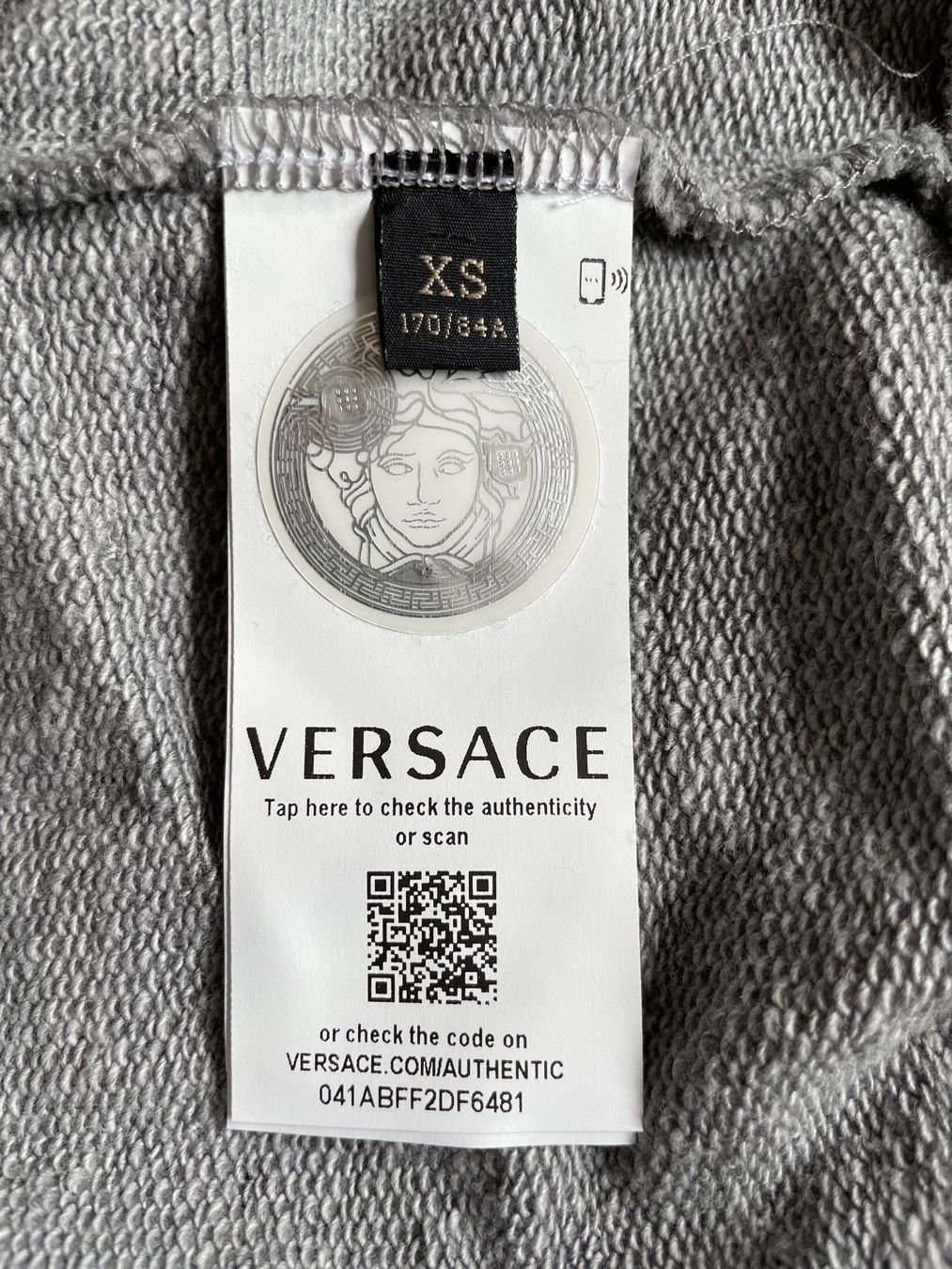 Versace Maglioni & Felpe: VERSACE PULLOVER - Gr.XS – Usato da Basel venduto da MarkenundKleidung 6