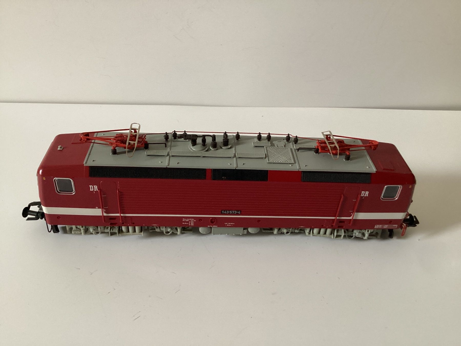 Roco Modelleisenbahnen: Roco 43680 DR 143 573-4 H0 1:87 – Gebraucht aus Effretikon von simtek_de 2
