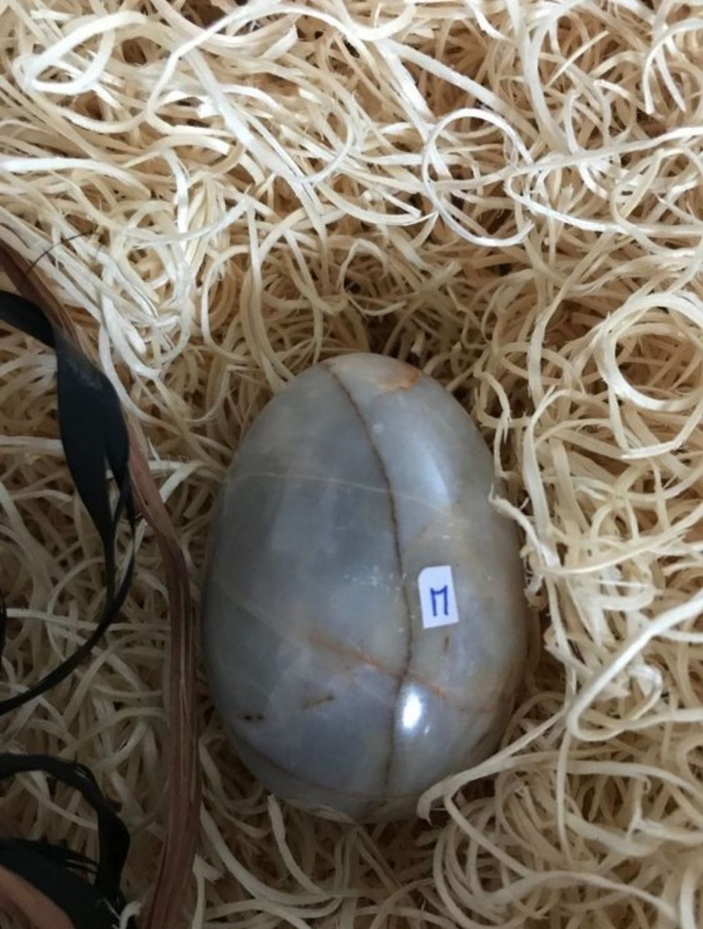 Minerali & Pietre curative: EI / EIER AUS STEIN / STEINEI - BEIGE. – Usato da Buchs AG venduto da Cuescu 3