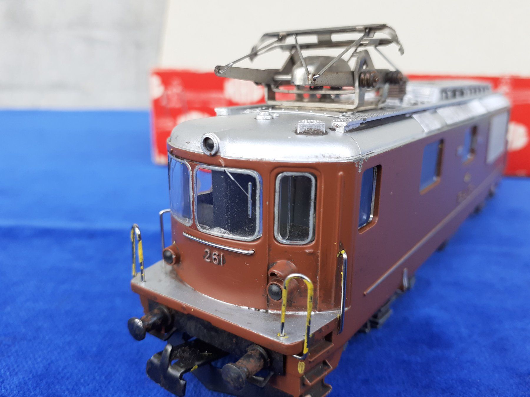 Hag Modellini di ferrovie: Hag  H0 180 E-Lok Re 4/4 BLS 261 – Usato da Arbedo venduto da aladino666 4