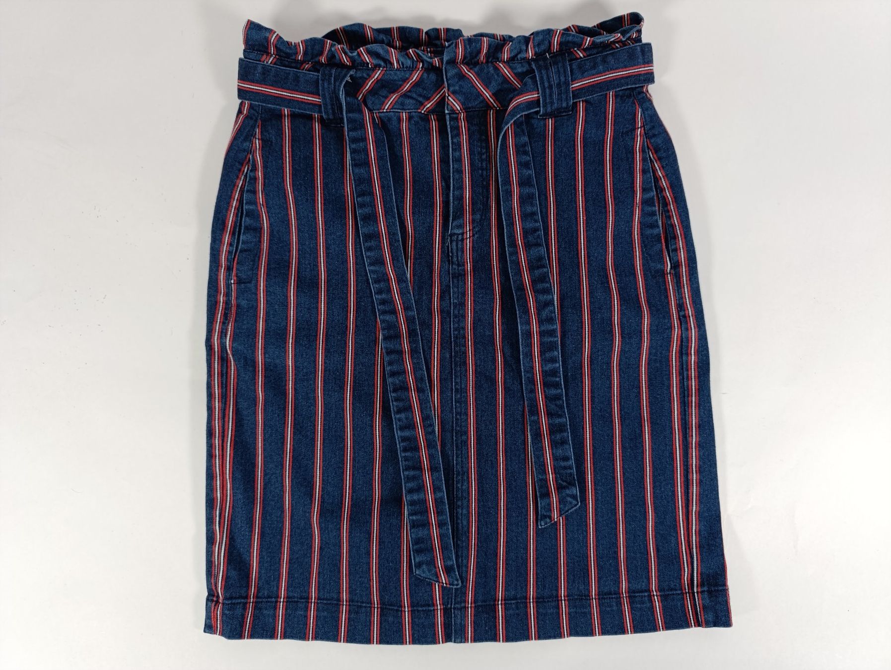 Comma Röcke: COMMA jupe jeans bleu foncé - Taille 34 – Gebraucht aus Thielle von Plusvalue_Neuchatel