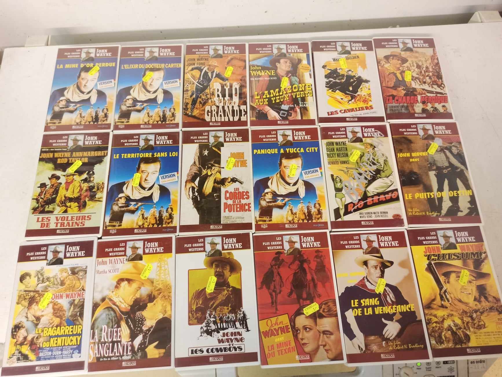 Tutti i VHS: 18 X VHS JOHN WAYNE – Usato da La Chaux-de-Fonds venduto da Emmaus2300CDF 5