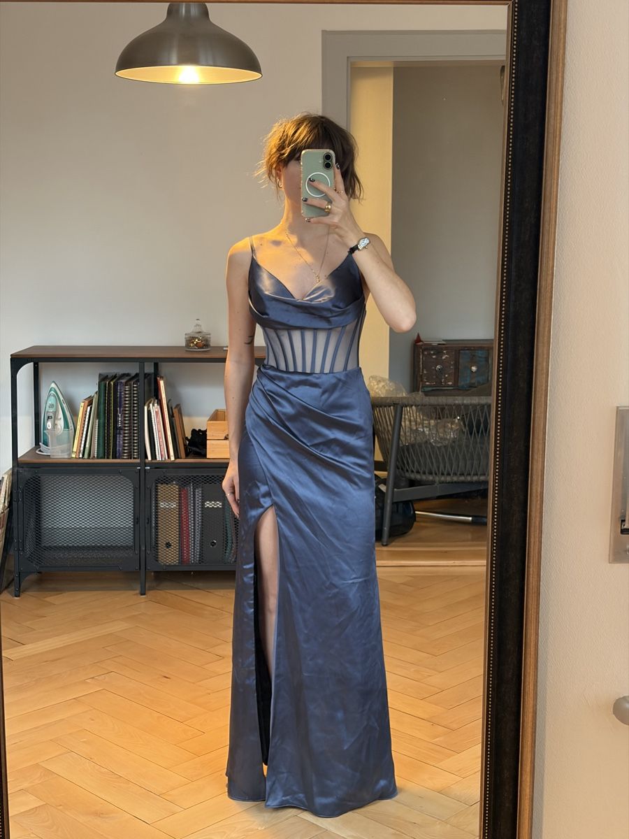 Vestiti: Satinabendkleid, taubenblau – Usato da Solothurn venduto da jas_7sqd 2