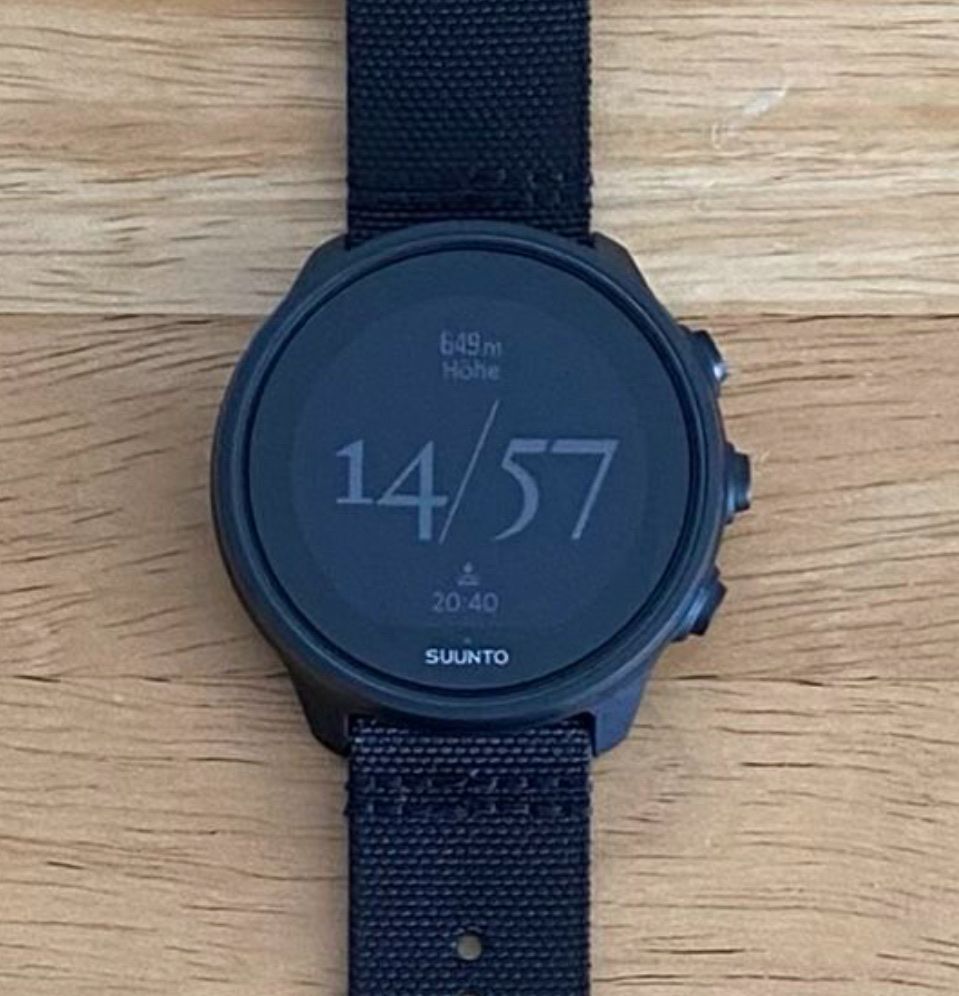 Suunto Smartwatch: Suunto 9 Baro Titanium Charcoal Black – Neu (gemäss Beschreibung) aus Ebnat-Kappel von  1