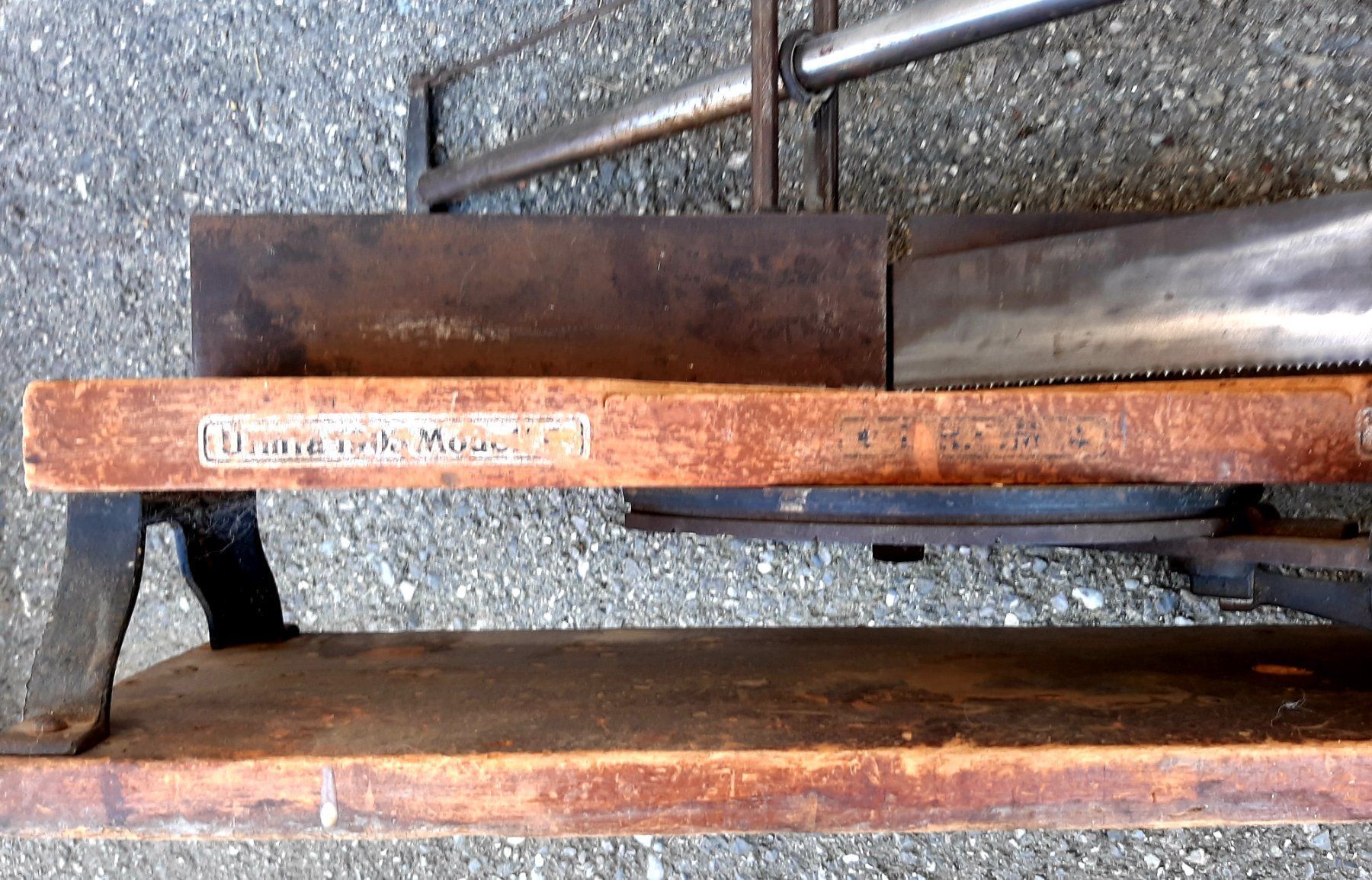 Seghe: Ancienne scie à onglet – Usato da Montet (Glâne) venduto da Koada2 2