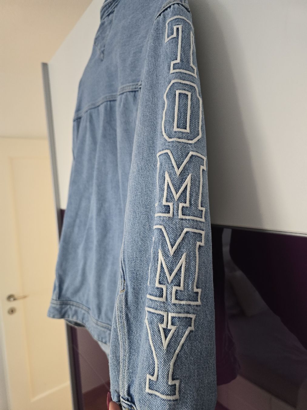 Tommy Hilfiger Giacche: Tommy Jeans Jeansjacke Oversized – Nuovo (secondo la descrizione) da Zürich venduto da Luana.N 2