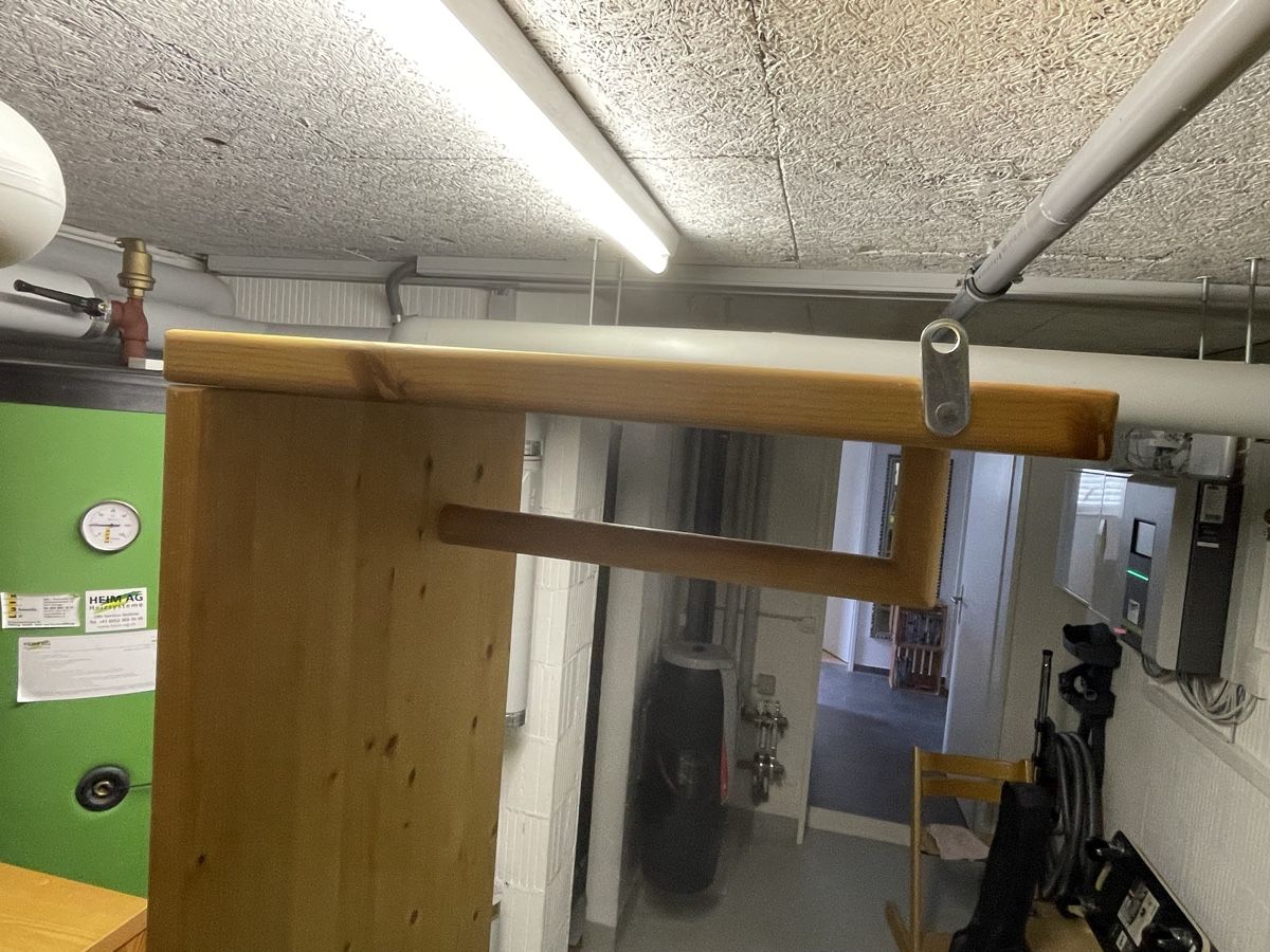 Linth Guardaroba: Kleine Garderobe  – Usato da Schaffhausen venduto da wunderpraechtig 4