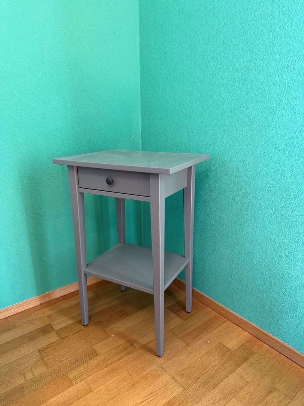 Ikea Tables de nuit: Ablagetisch Hemnes - IKEA – D'occasion à Hüttikon par Fawkes2