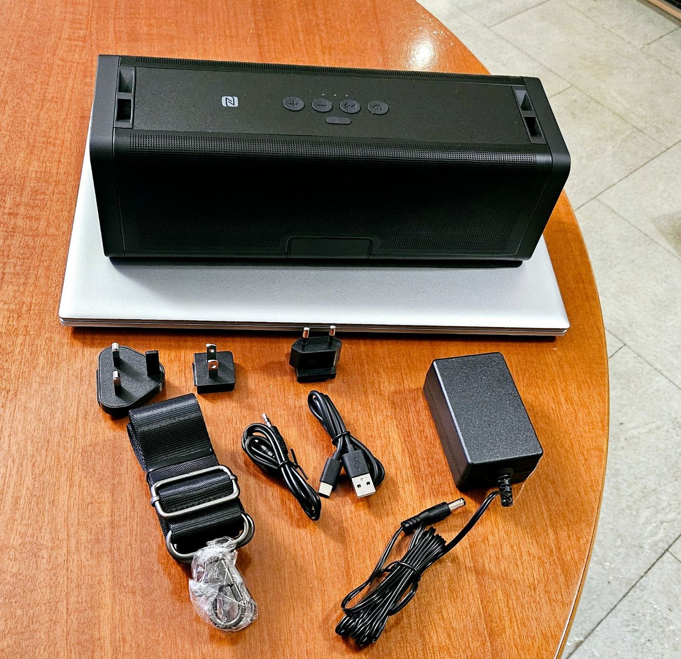 Casse acustiche: ** DOCKIN D FINE+2 SPITZEN STEREO BLUETOOTH SPEAKER ** – Nuovo (secondo la descrizione) da St. Margrethen SG venduto da Relsi53 2