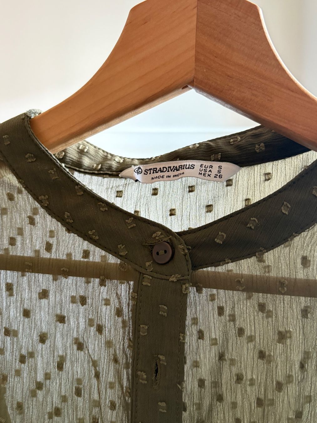 Stradivarius Vestiti: olivgrünes, romantisches Kleid – Nuovo (secondo la descrizione) da Zürich venduto da bbbggg 3