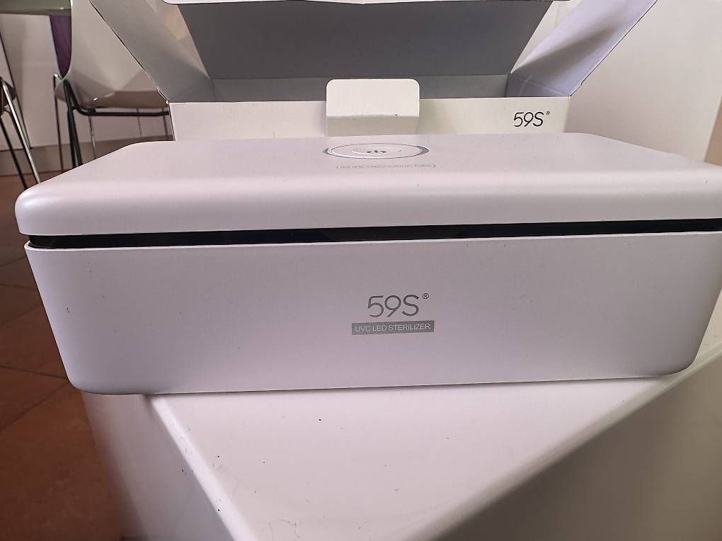 Pasti del neonato: Sterilizzatore professionale Uv nails nuovo  – Usato da Mendrisio venduto da esthetic111 1