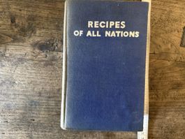 Buch mit alten Rezepten aus der ganzen Welt