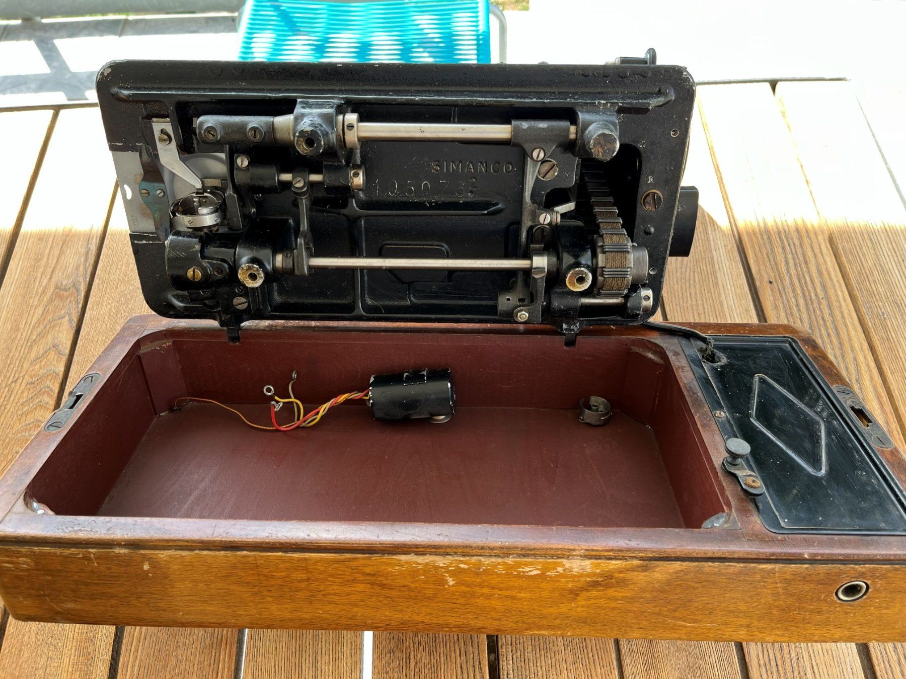 Singer Machines à coudre: Singer Nähmaschine, Oldtimer – Défectueux à Wettingen par andreas5 2