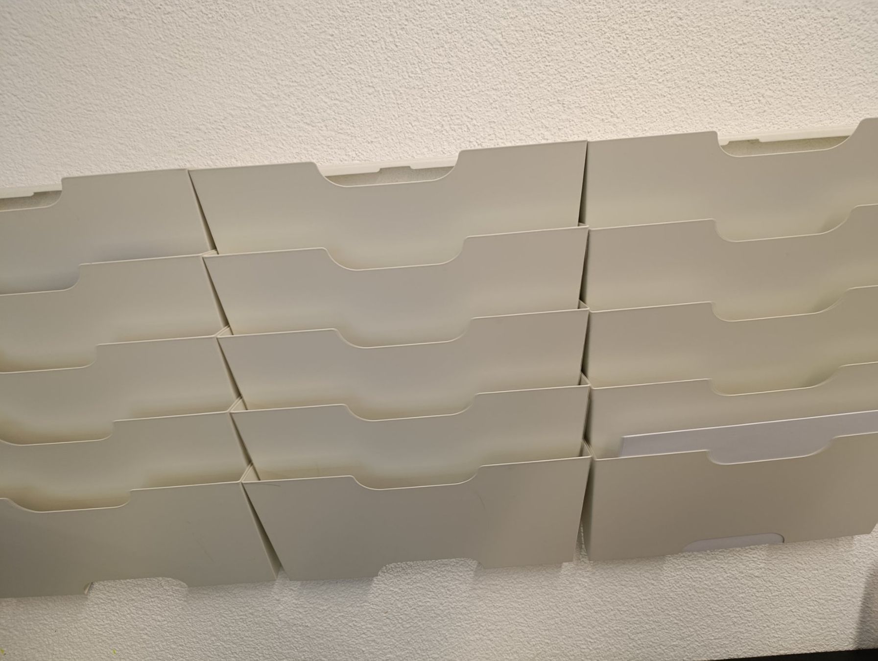 Ikea Altri mobili per ufficio: Prospekt, Papier Wandhalterung A4 Ikea – Usato da Münchwilen TG venduto da Ingi5 5