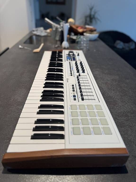 Musikinstrumente: Arturia KeyLab 61 MIDI-Controller – Gebraucht aus Ennetbürgen von Pathaus 1