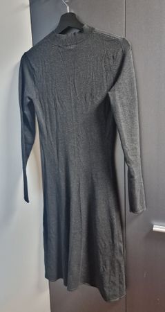 Dunkelgraues Strickkleid, Grösse S  ideal für den Winter!