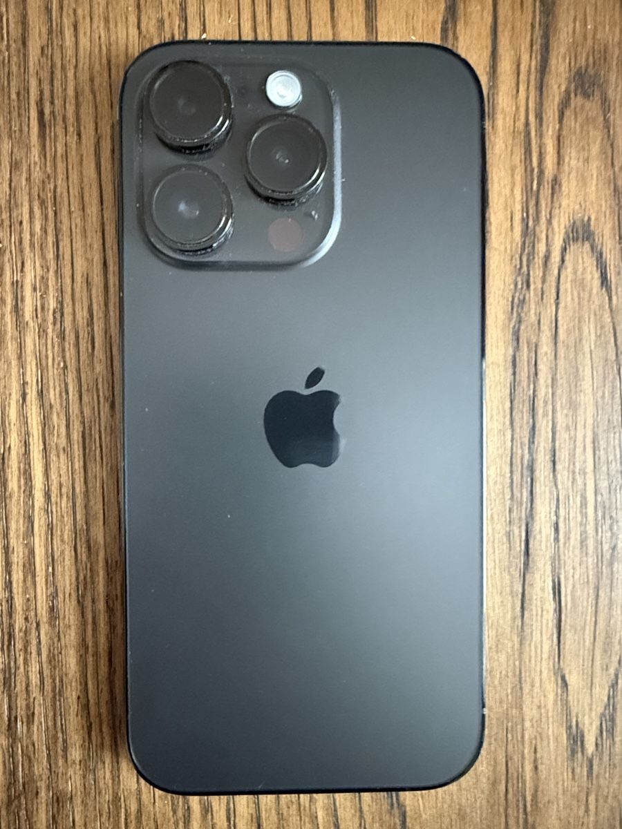 Apple Portables: iPhone 14 Pro 256GB schwarz – D'occasion à Luzern par Roeschuko 1