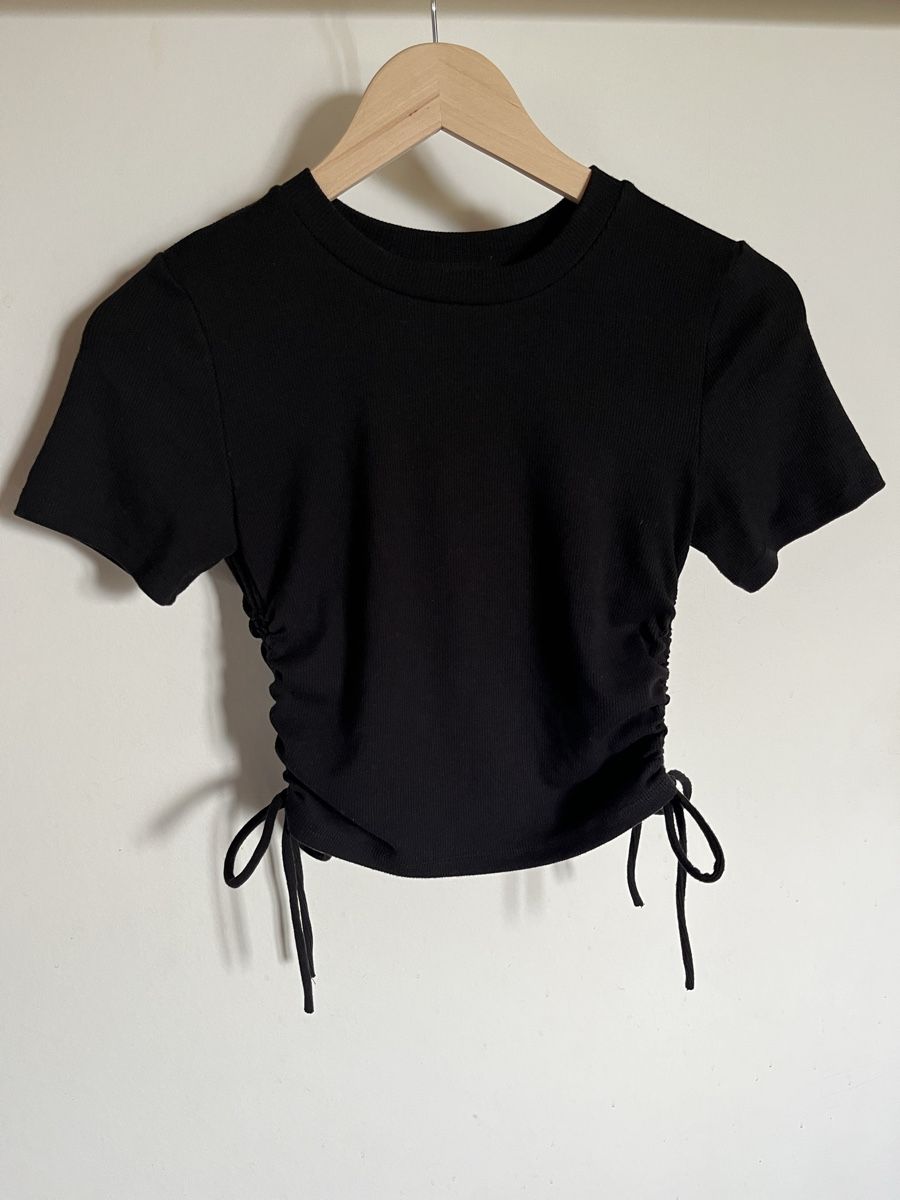 Zara T-shirts: T- Shirt Schwarz – Neuf (Voir description) à Frauenfeld par secondhand2hand