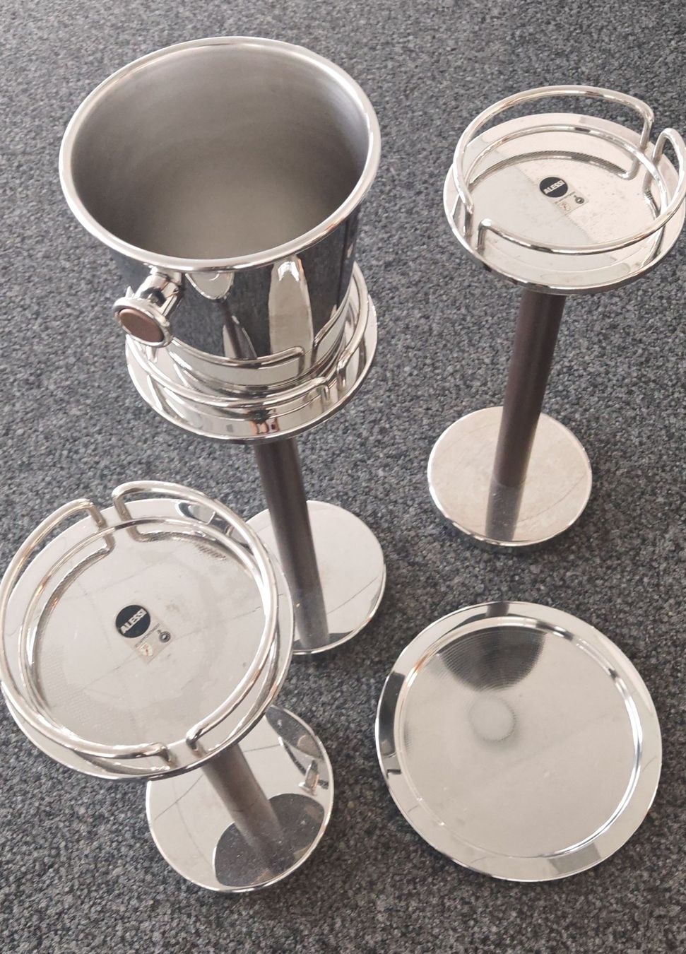 Alessi Weingestelle & -ständer: Alessi Ständer mit 1x Weinkühler + 1 Tablett – Gebraucht aus Unterlunkhofen von foexel88