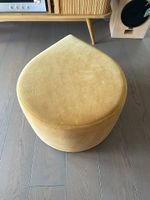 AYTM Stilla Pouf Amber  Design-Hocker in Tropfenform