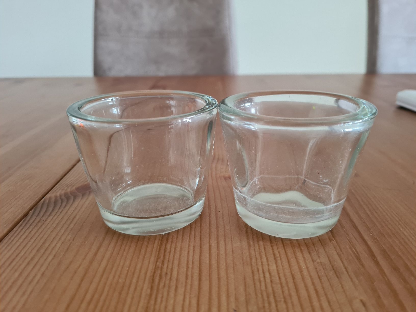 Kerzen: 2 Teelichtgläser, Glas – Gebraucht aus Horw von Mirii91