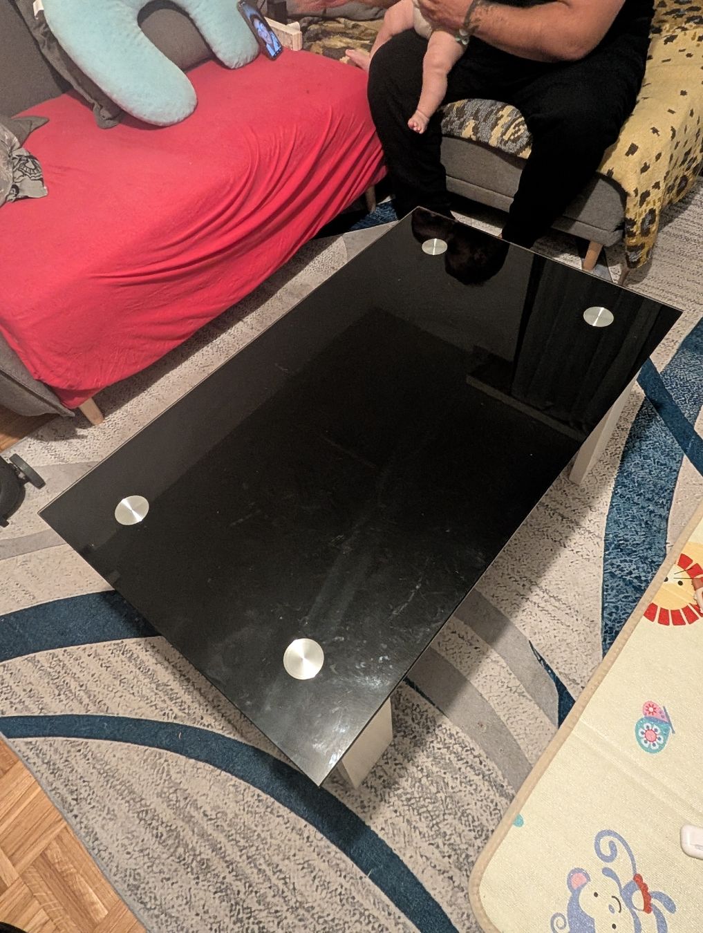 Tavoli: Table basse, verre noir et structure blanche, bon état – Nuovo (secondo la descrizione) da Lausanne venduto da KarolyneBaiao 2
