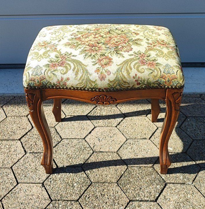 Sgabelli: antiker Biedermeier Hocker 45x38x45cm – Usato da Mosnang venduto da KurtHe