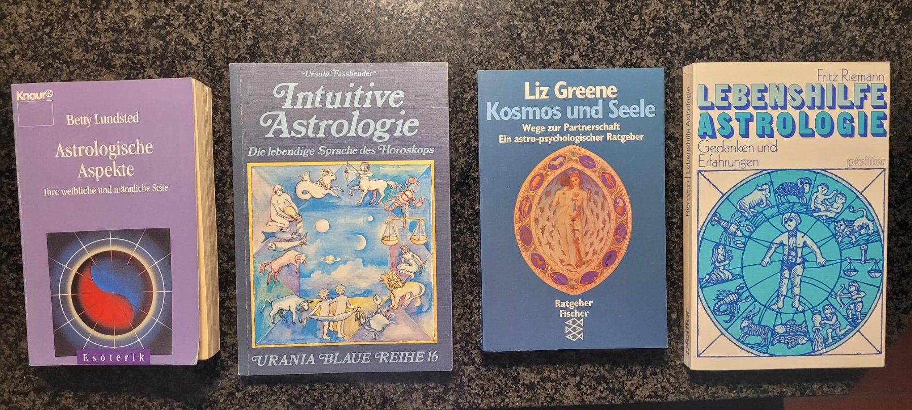 Libri: Diverse Astrologiebücher – Usato da Fislisbach venduto da Michandriba