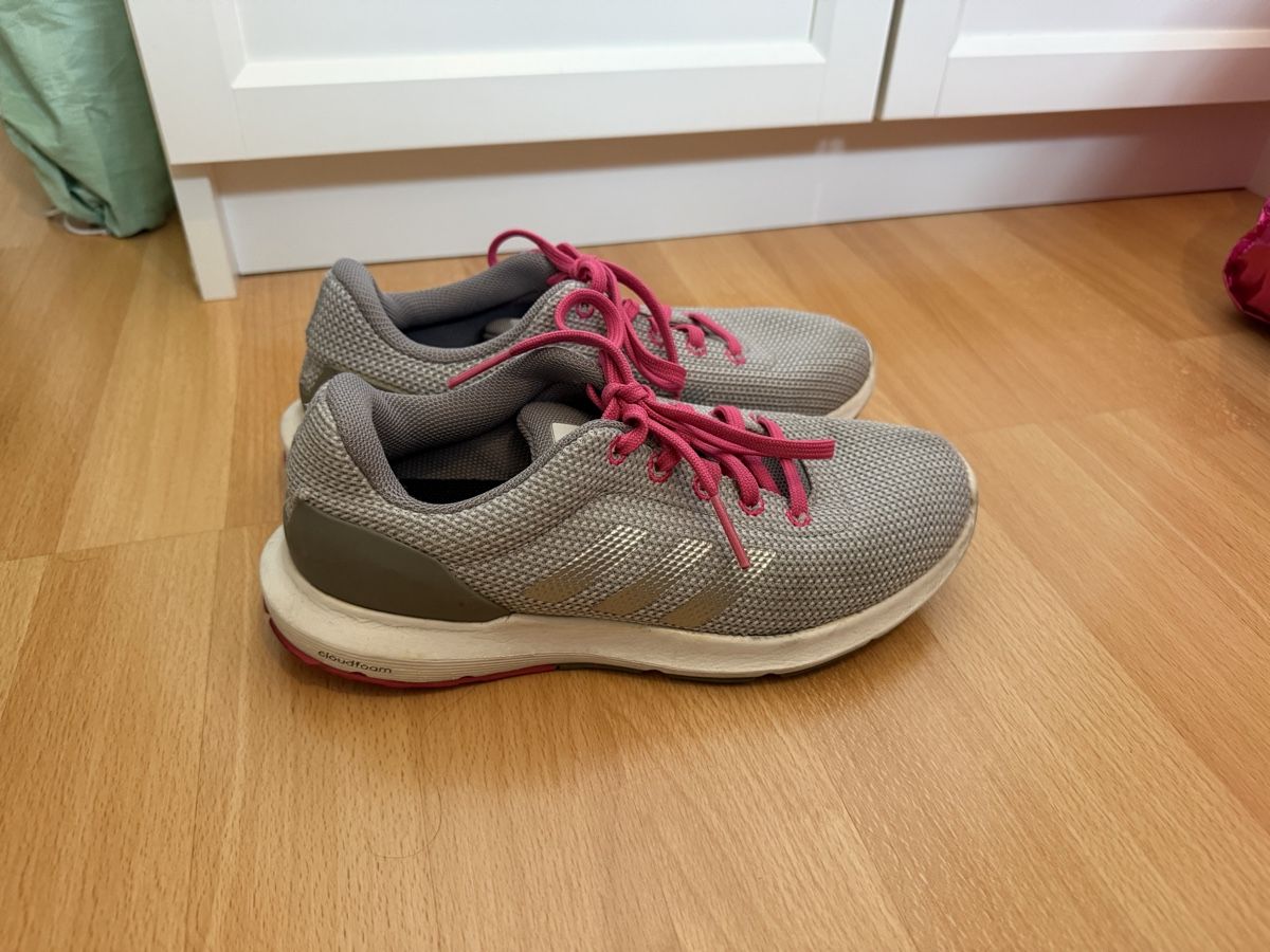 Adidas Damenschuhe: adidas Sneaker – Gebraucht aus Werdenberg von ana_t2wk 1
