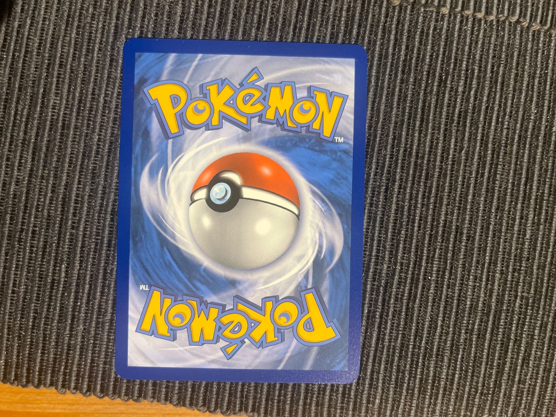 Pokémon Carte collezionabili: Pokemon Morpeko Vmax Shield & Sword near Mint – Nuovo (secondo la descrizione) da Wabern venduto da Collectfun 1