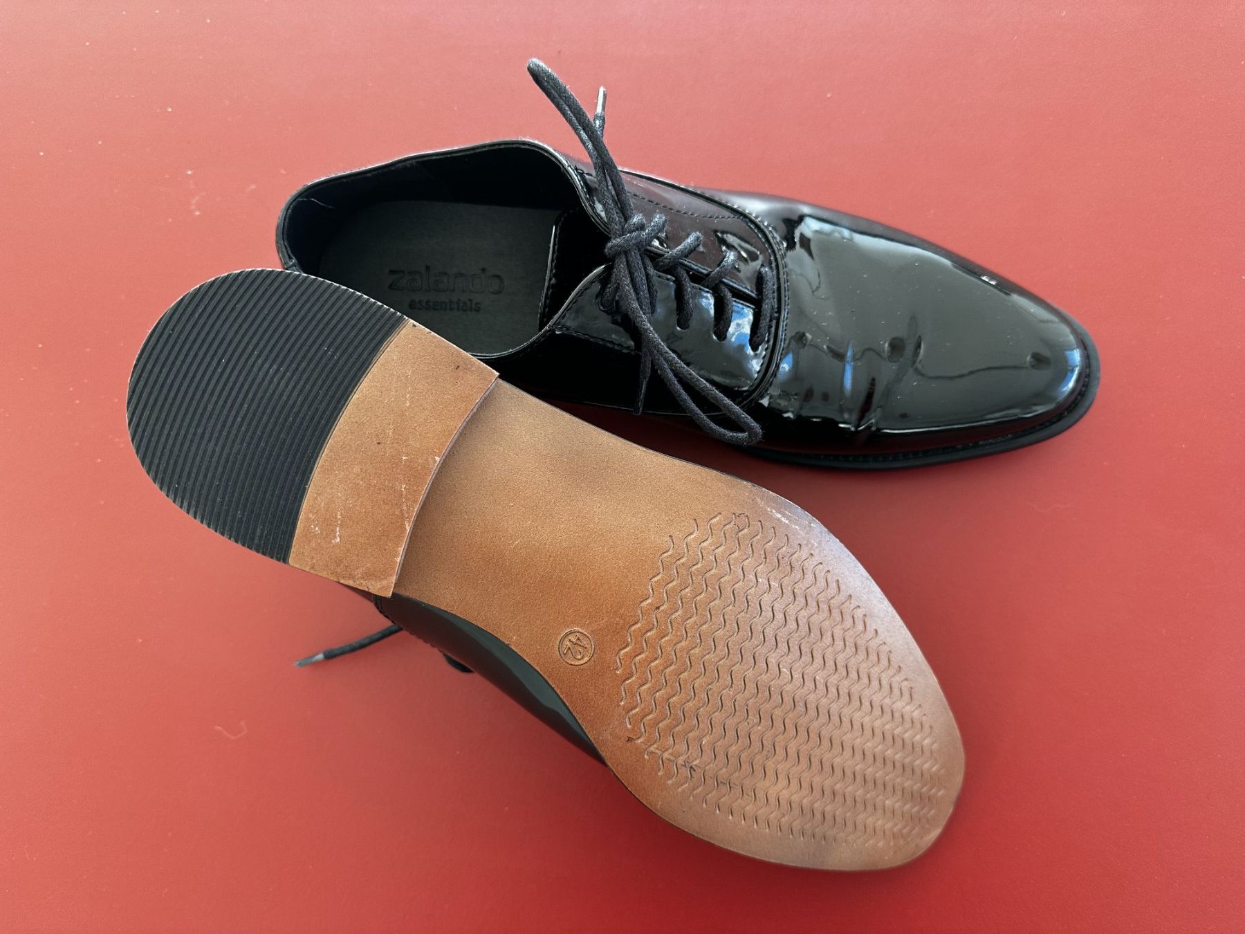Zalando Scarpe da uomo: Lackschuhe Herren 42 schwarz – Usato da Winterthur venduto da Ricaston 1