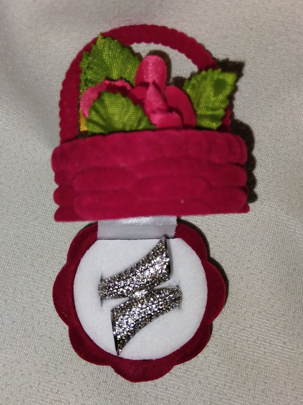 Ringe: Raffinierter Schmuck-Ring – Neu (gemäss Beschreibung) aus Rorschach von kristys 1