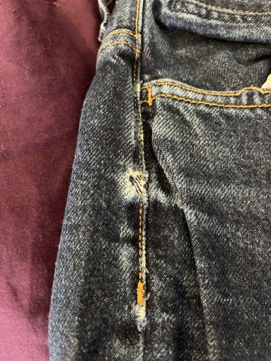 Cos Jeans: Jean COS taille 27 usé – Usato da Zürich venduto da Noemie1994 1