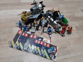 LEGO 1968 / 6950 et 8 autres sets