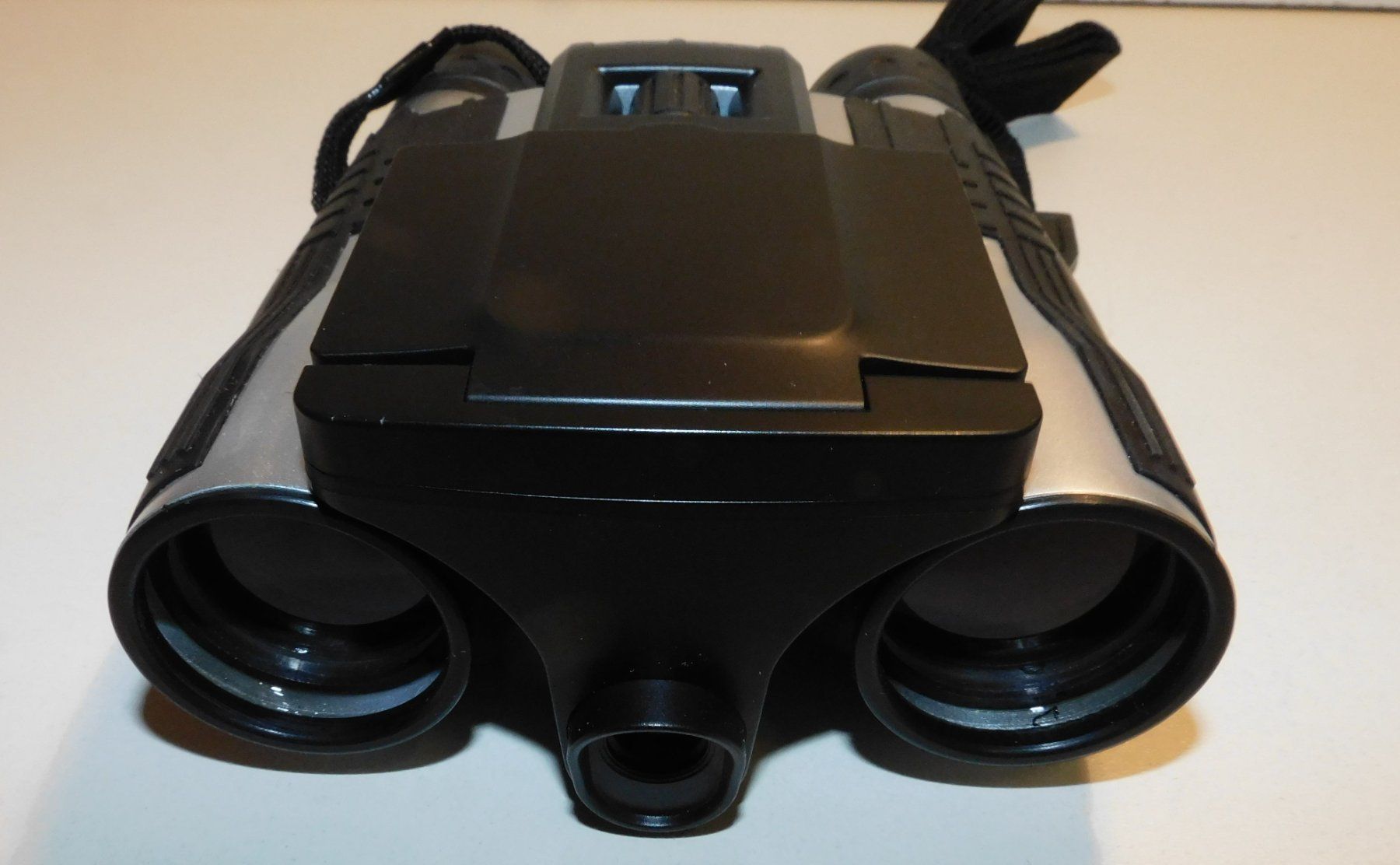 Jumelles: Fernglas mit integriertem Digitalrecorder und Bildschirm – D'occasion à Sursee par 76 5