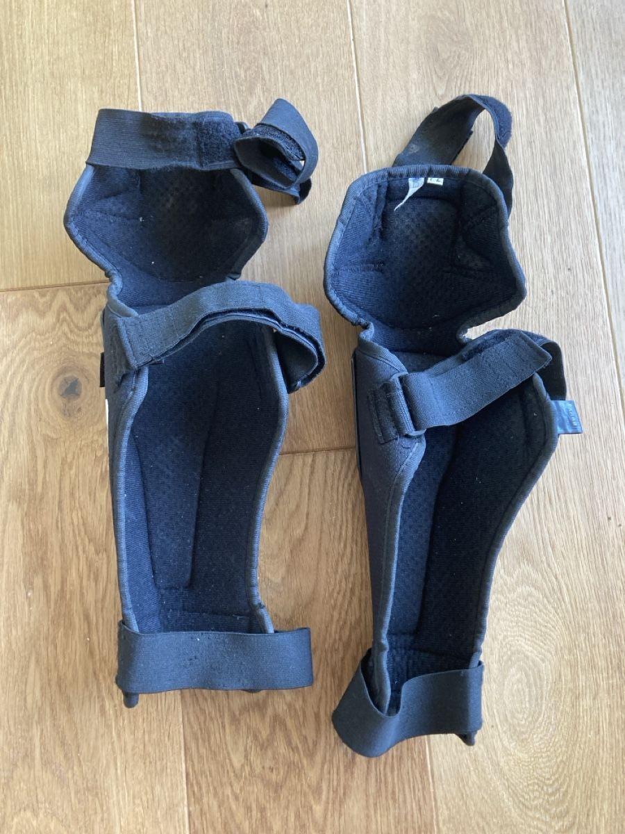 IXS Schutz & Schoner: IXS Knie/ Schienbeinschützer – Gebraucht aus Umiken von Appstro 1