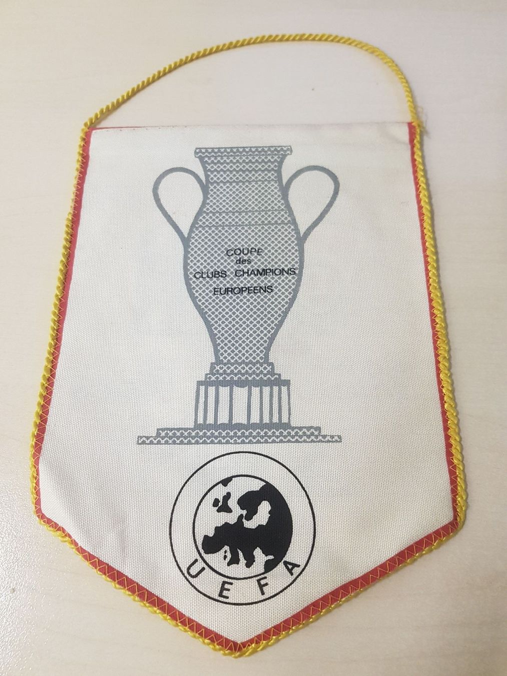 UEFA Drapeaux: FCZ vs. BFC Dynamo Berlin Wimpel 1981 – D'occasion à Meilen par Anfield1 1