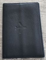 Schlanke, schwarze Leder-Brieftasche mit Flugzeug-Logo