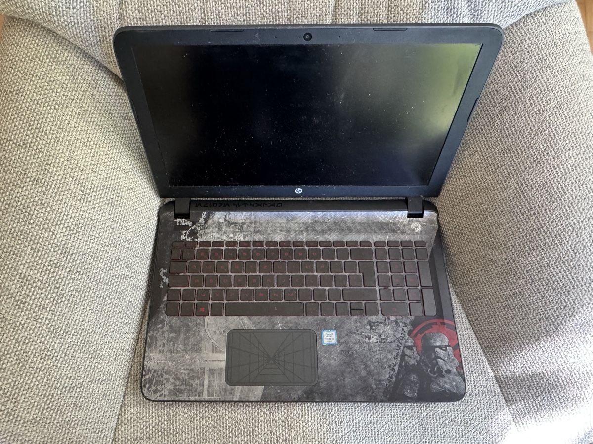 Hewlett Packard Notebook: HP Laptop Star Wars Special Edition – Difettoso da Adliswil venduto da Busys