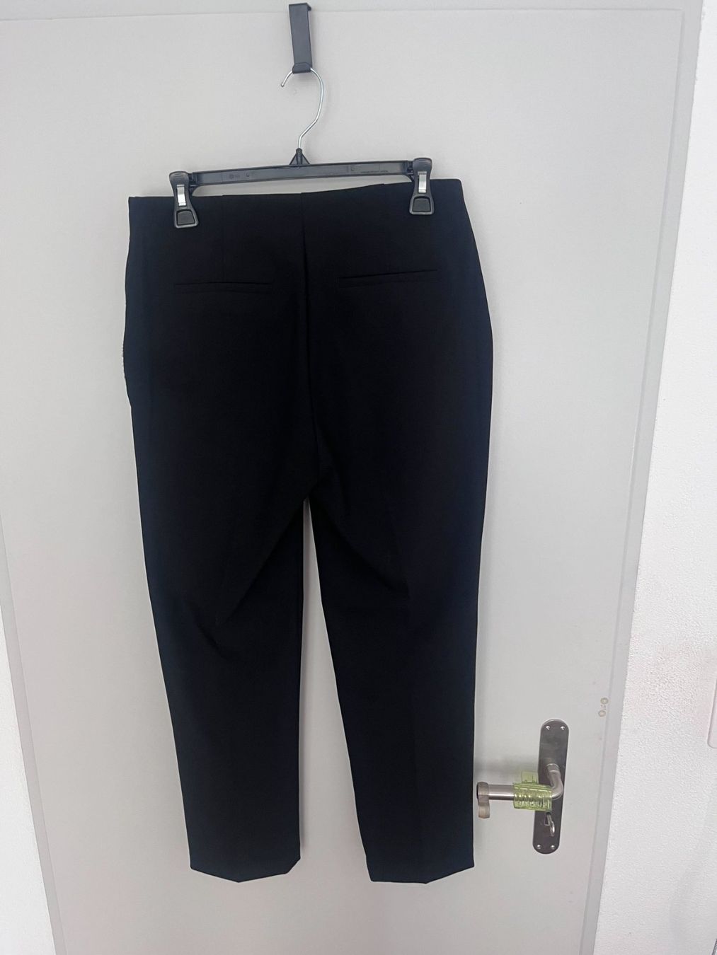 Pantalons: Black pull-on slim pants – Neuf (Voir description) à Zürich par kry_85p7 1
